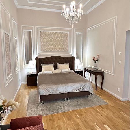Angeloroma Deluxe Apartment Praha Bagian luar foto