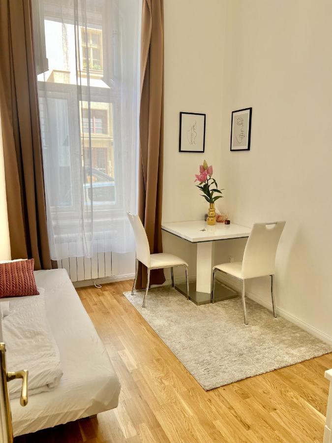 Angeloroma Deluxe Apartment Praha Bagian luar foto