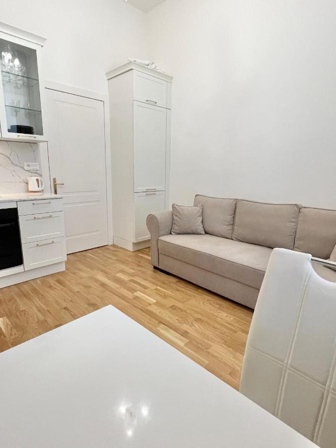 Angeloroma Deluxe Apartment Praha Bagian luar foto